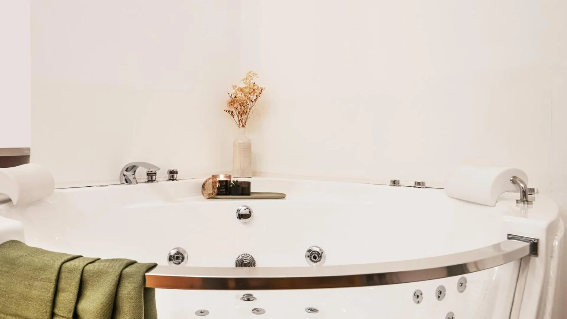 Easylife - Cav104 Prestigioso Con Jacuzzi In Centrale Milan 0*,